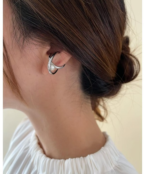 mou(モウ)の「ハンキングパールダブルフープイヤーカフ(片耳用)(ピアス(片耳用)・レディース・シルバー/ゴールド・FREE)」の8枚目の写真