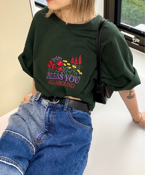 WHO'S WHO gallery(フーズフーギャラリー)の「【BLESS YOU/ブレスユー】フラワーバンチTEE(Tシャツ/カットソー・レディース・グリーン/ホワイト/アッシュグレー/ネイビー/サックスブルー・FREE)」の4枚目の写真