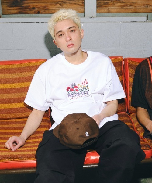 WHO'S WHO gallery(フーズフーギャラリー)の「【BLESS YOU/ブレスユー】フラワーバンチTEE(Tシャツ/カットソー・レディース・グリーン/ホワイト/アッシュグレー/ネイビー/サックスブルー・FREE)」の19枚目の写真