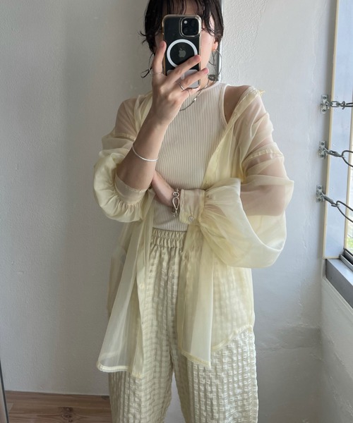 wee9s（ウィークス）の「over size sheer shirt / オーバーサイズシアーシャツ（シャツ/ブラウス・レディース・ブラック/アイボリー/グリーン・FREE）」の2枚目の写真