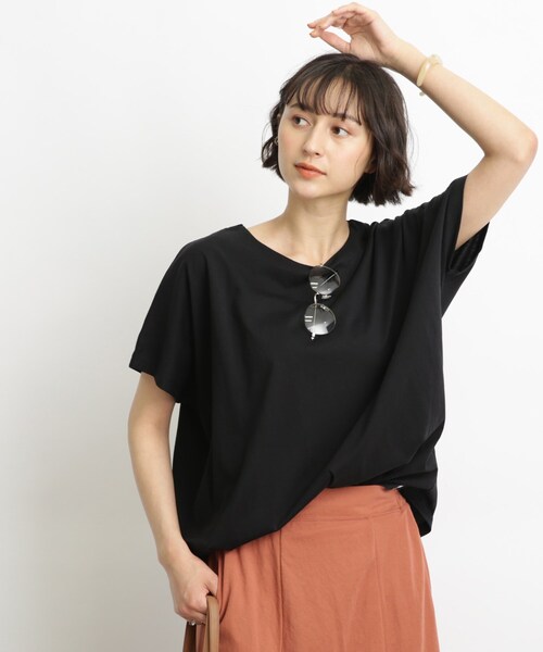 SHOO・LA・RUE（シューラルー）の「◆【接触冷感/洗濯機可】タック フレンチスリーブ Tシャツ（Tシャツ/カットソー・レディース・ブラック/オリーブ/ホワイト系/ブラック系2/ブルー系2/ピンク系・00）」の3枚目の写真