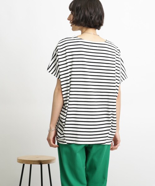 SHOO・LA・RUE（シューラルー）の「◆【接触冷感/洗濯機可】タック フレンチスリーブ Tシャツ（Tシャツ/カットソー・レディース・ブラック/オリーブ/ホワイト系/ブラック系2/ブルー系2/ピンク系・00）」の9枚目の写真