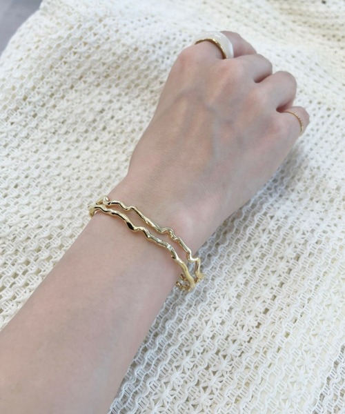 Heather(ヘザー)の「Wツイストメタルバングル 297769(バングル/リストバンド・レディース・シルバー/ゴールド・ONE SIZE)」の2枚目の写真