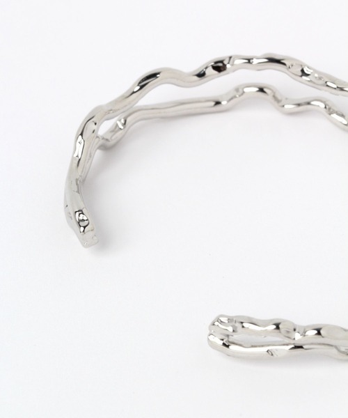 Heather(ヘザー)の「Wツイストメタルバングル 297769(バングル/リストバンド・レディース・シルバー/ゴールド・ONE SIZE)」の5枚目の写真