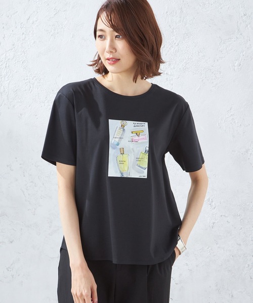 A/C DESIGN BY ALPHA CUBIC(エーシーデザインバイアルファキュービック)の「【接触冷感】パフュームプリントTシャツ(Tシャツ/カットソー・レディース・ライトグレー/ブラック/オフホワイト・LL/M/L)」の3枚目の写真
