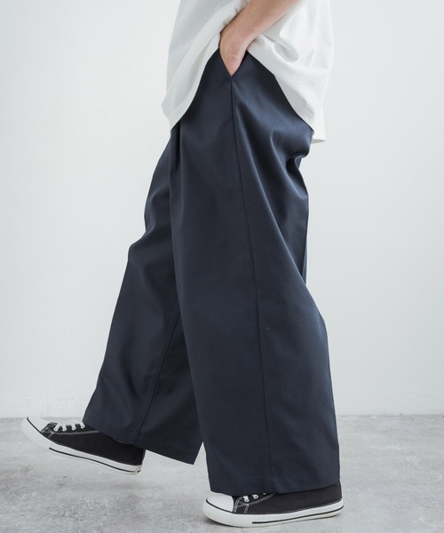 Audience(オーディエンス)の「CAVE カツラギ 1タックセンタープレスワイドパンツ AUD3526(チノパンツ・メンズ・ネイビー/アーミー/キナリ/カーキ・L/XL/M)」の15枚目の写真