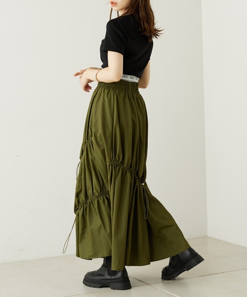 Chico（チコ）の「ドロストナイロンボリュームスカート（スカート・レディース・ブラック/ベージュ/カーキ・FREE）」の18枚目の写真