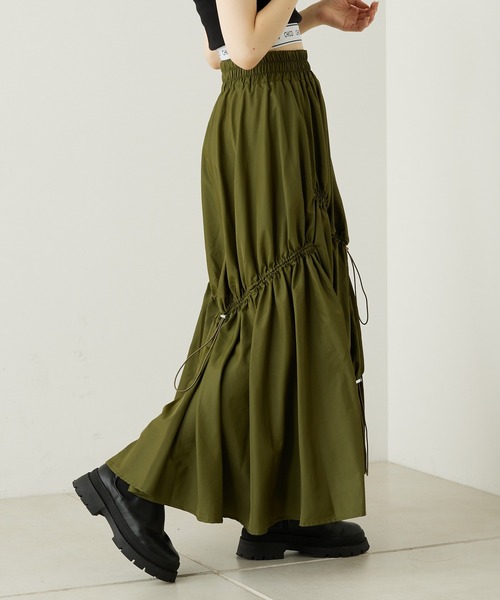 Chico（チコ）の「ドロストナイロンボリュームスカート（スカート・レディース・ブラック/ベージュ/カーキ・FREE）」の15枚目の写真