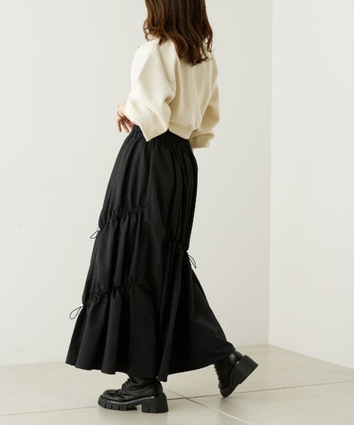 Chico（チコ）の「ドロストナイロンボリュームスカート（スカート・レディース・ブラック/ベージュ/カーキ・FREE）」の7枚目の写真