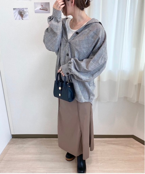 CECIL McBEE(セシルマクビー)の「バックロゴ刺繍チェックシャツ(シャツ/ブラウス・レディース・グレー/ライトベージュ/ベージュ/ブラウン・MEDIUM)」の1枚目の写真
