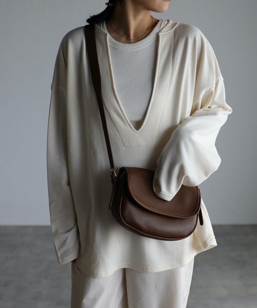 ap retro（アプレトロ）の「カフタン裏毛スウェットルーズプルオーバー（スウェット・レディース・アイボリー/ホワイト×ブラック/ブラック・FREE）」の2枚目の写真