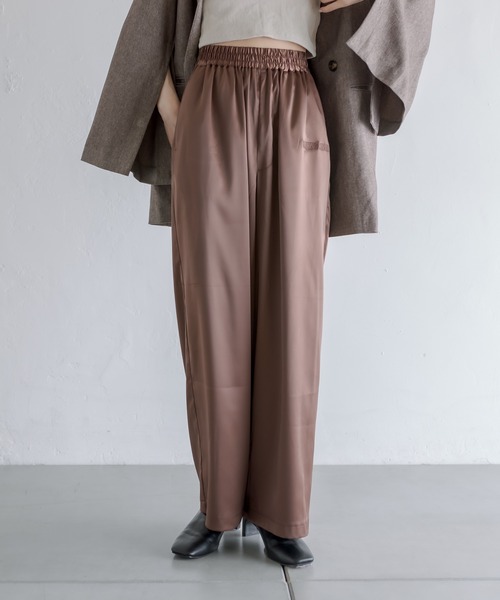 mystic(ミスティック)の「刺繍サテンパンツ(その他パンツ・レディース・ブラウン/アイボリー・FREE)」の2枚目の写真