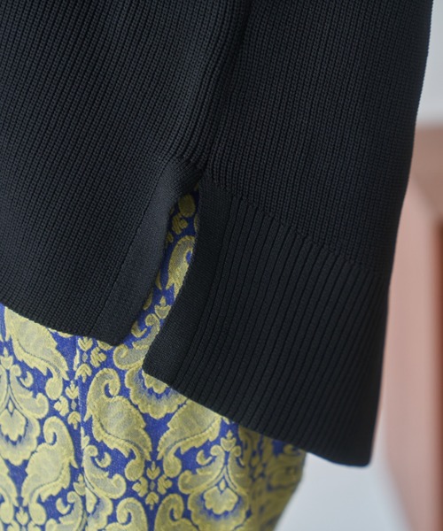 VACANCY（ヴァカンシー）の「ネックウォーマー付きVネックニット（ニット/セーター・レディース・ブラック/グレー/ホワイト・FREE）」の5枚目の写真