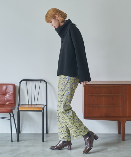 VACANCY（ヴァカンシー）の「ネックウォーマー付きVネックニット（ニット/セーター・レディース・ブラック/グレー/ホワイト・FREE）」の11枚目の写真