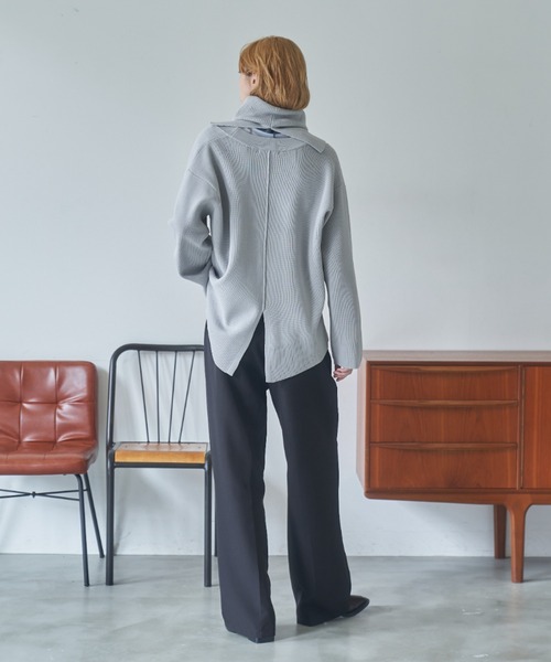 VACANCY（ヴァカンシー）の「ネックウォーマー付きVネックニット（ニット/セーター・レディース・ブラック/グレー/ホワイト・FREE）」の17枚目の写真