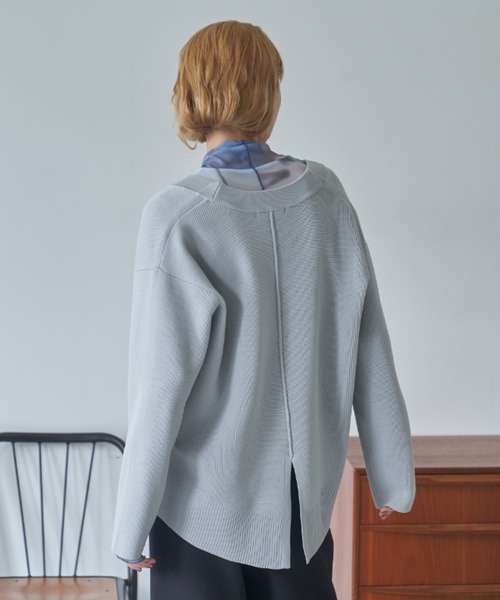 VACANCY（ヴァカンシー）の「ネックウォーマー付きVネックニット（ニット/セーター・レディース・ブラック/グレー/ホワイト・FREE）」の18枚目の写真