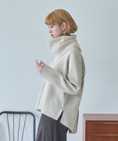 VACANCY（ヴァカンシー）の「ネックウォーマー付きVネックニット（ニット/セーター・レディース・ブラック/グレー/ホワイト・FREE）」の4枚目の写真