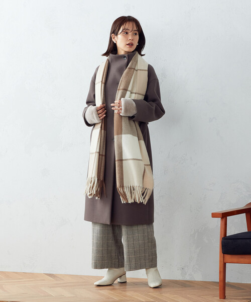 MONO　COMME CA（モノコムサ）の「ブロックチェック柄　ストール（ストール/ショール・レディース・ブラック系/ベージュ/イエロー/サックスブルー・FREE）」の6枚目の写真