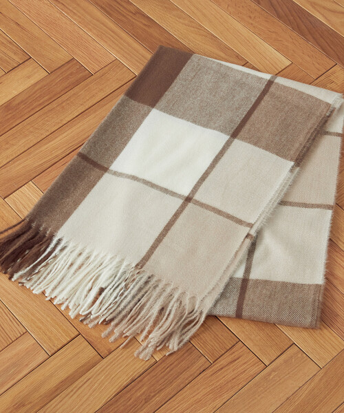 MONO　COMME CA（モノコムサ）の「ブロックチェック柄　ストール（ストール/ショール・レディース・ブラック系/ベージュ/イエロー/サックスブルー・FREE）」の13枚目の写真