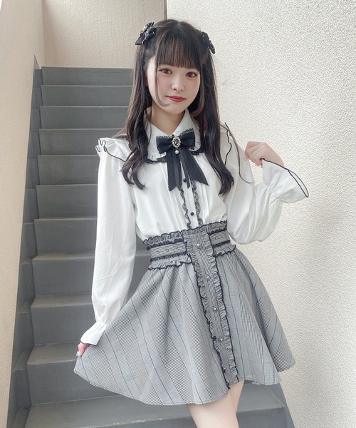ROJITA（ロジータ）の「フリル前立ビジュ釦フレアスカート
