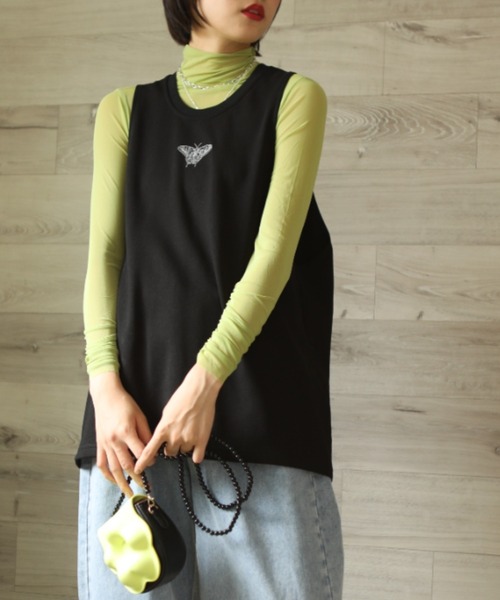 aimoha(アイモハ)の「aimohaオリジナル蝶々クラゲ刺繍刺繍バックスリットカットソーベスト(ベスト・レディース・オレンジ/ブラック/ベージュ/ブラック系その他/ベージュ系その他/グリーン系その他/パープル系その他/ピンク系その他/オレンジ系その他/ブラック系その他2/ベージュ系その他2/グリーン系その他2/パープル系その他2/ピンク系その他2/オレンジ系その他2/グリーン/ピンク/パープル・FREE)」の2枚目の写真
