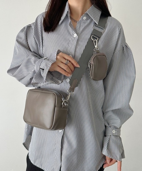美品 アニエスベー スクエアショルダー・ボディークロスバック ロゴ A4可 スクエア Agnes b(アニエスベー) バッグ・カバン(レディース