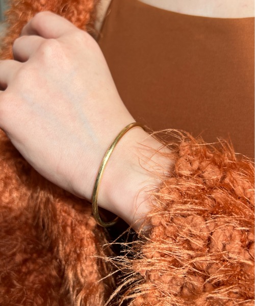 ciite'（シーテ）の「細幅シンプル メタルバングル（バングル/リストバンド・レディース・ゴールド/シルバー・FREE）」の5枚目の写真