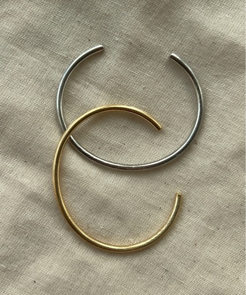 ciite'（シーテ）の「細幅シンプル メタルバングル（バングル/リストバンド・レディース・ゴールド/シルバー・FREE）」の9枚目の写真