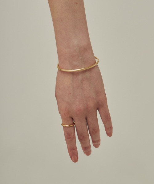ciite'（シーテ）の「細幅シンプル メタルバングル（バングル/リストバンド・レディース・ゴールド/シルバー・FREE）」の20枚目の写真