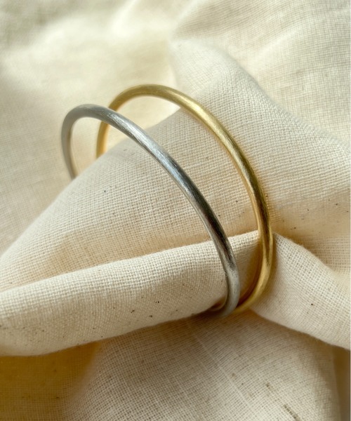 ciite'（シーテ）の「細幅シンプル メタルバングル（バングル/リストバンド・レディース・ゴールド/シルバー・FREE）」の15枚目の写真