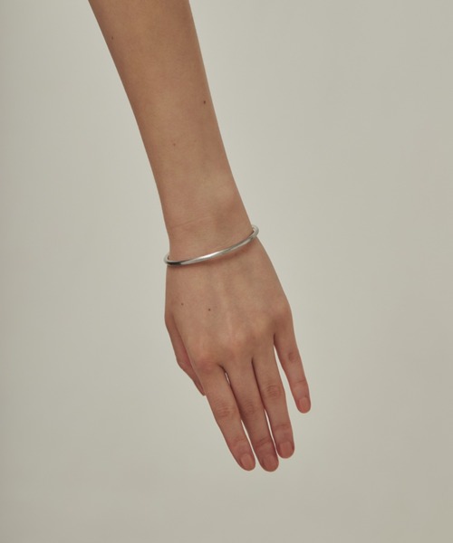 ciite'（シーテ）の「細幅シンプル メタルバングル（バングル/リストバンド・レディース・ゴールド/シルバー・FREE）」の16枚目の写真