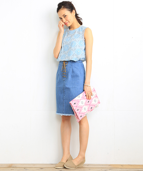 B:MING by BEAMS(ビーミングバイビームス)の「<InRed 6・7月号掲載>ビーミング by ビームス / プリントノースリーブブラウス(シャツ/ブラウス・レディース・ネイビー/サックスブルー/ホワイト/オフホワイト・ONE SIZE)」の22枚目の写真