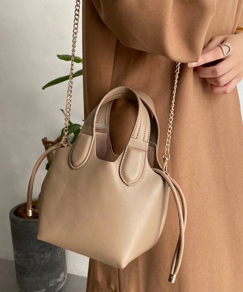 DouDou（ドゥドゥ）の「【WEB限定】2WAY巾着付ミニバッグ（ショルダーバッグ・レディース・ブラック/ベージュ/イエロー/グリーン・FREE）」の3枚目の写真