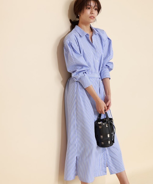 Pierrot（ピエロ）の「ストライプボリュームスリーブシャツワンピース（シャツワンピース・レディース・ネイビー/ライトブルー/オフホワイト・M/L）」の2枚目の写真