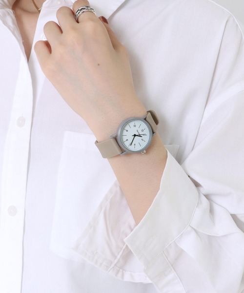 Three Four Time（ｽﾘｰﾌｫｰﾀｲﾑ）の「ラウンドラバーベルトウォッチ(3気圧防水)　/　時計（アナログ腕時計・レディース・ホワイト/ベージュ/グリーン/ネイビー・FREE）」の5枚目の写真