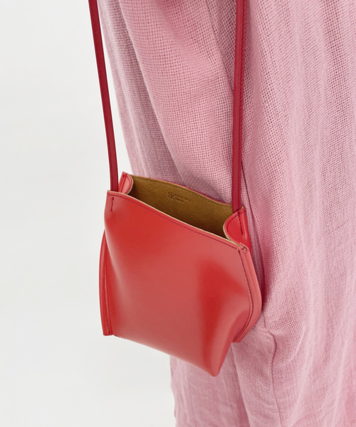 Courtney Orla（コートニーオーラ）の「【COURTNEY ORLA / コートニーオーラ】SLOPE TOTE mini（ショルダーバッグ・レディース・ブラック/レッド・FREE）」の20枚目の写真