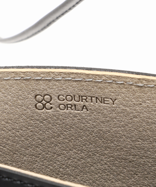 Courtney Orla（コートニーオーラ）の「【COURTNEY ORLA / コートニーオーラ】SLOPE TOTE mini（ショルダーバッグ・レディース・ブラック/レッド・FREE）」の6枚目の写真