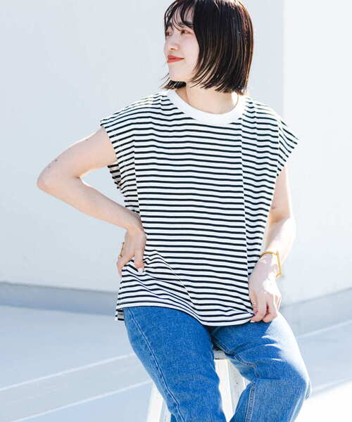 ITEMS URBANRESEARCH(アイテムズ アーバンリサーチ)の「『UR TECH』クルーネックボーダーノースリーブTシャツ(Tシャツ/カットソー・レディース・ホワイト系その他/ブラウン系その他/その他1・FREE)」の1枚目の写真