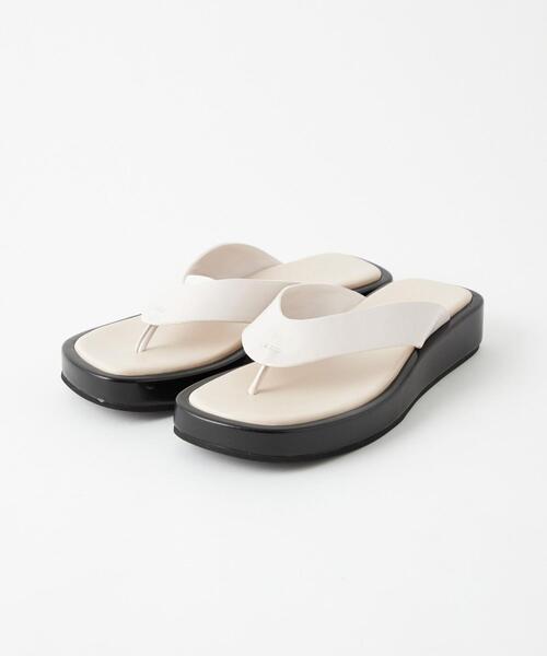 green label relaxing（グリーンレーベルリラクシング）の「プラット トングサンダル(3.5cmヒール)（サンダル・レディース・ブラック/オフホワイト・S/M/L/XL）」の7枚目の写真