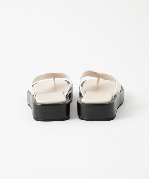 green label relaxing（グリーンレーベルリラクシング）の「プラット トングサンダル(3.5cmヒール)（サンダル・レディース・ブラック/オフホワイト・S/M/L/XL）」の10枚目の写真