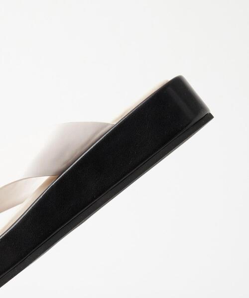 green label relaxing（グリーンレーベルリラクシング）の「プラット トングサンダル(3.5cmヒール)（サンダル・レディース・ブラック/オフホワイト・S/M/L/XL）」の14枚目の写真