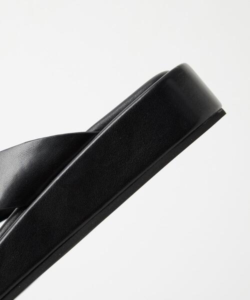 green label relaxing（グリーンレーベルリラクシング）の「プラット トングサンダル(3.5cmヒール)（サンダル・レディース・ブラック/オフホワイト・S/M/L/XL）」の17枚目の写真