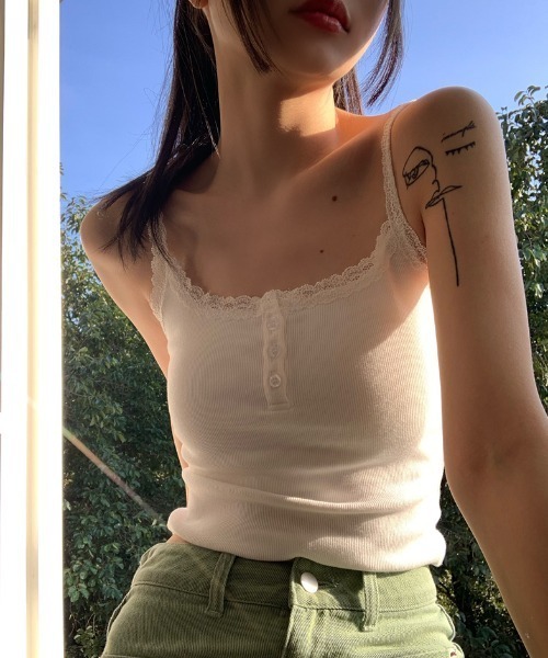 セール】ハーフボタンレースストラップキャミソール（キャミソール