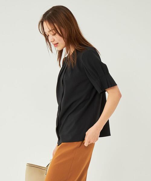 green label relaxing(グリーンレーベルリラクシング)の「スリーブタック ブラウス -マシンウォッシャブル-(シャツ/ブラウス・レディース・ブラック/ホワイト/ブラウン・FREE)」の8枚目の写真