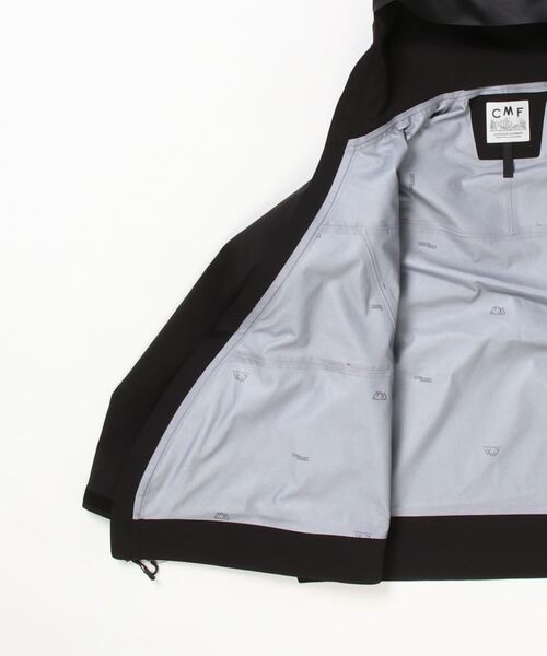 CMF OUTDOOR GARMENT（シーエムエフアウトドアガーメント）の「CMF OUTDOOR GARMENT / シーエムエフ アウトドア ガーメント：SLASH SHELL COEXIST：CMF2301-J06C[AST]（ブルゾン・メンズ・ブラック・L/XL/M）」の2枚目の写真
