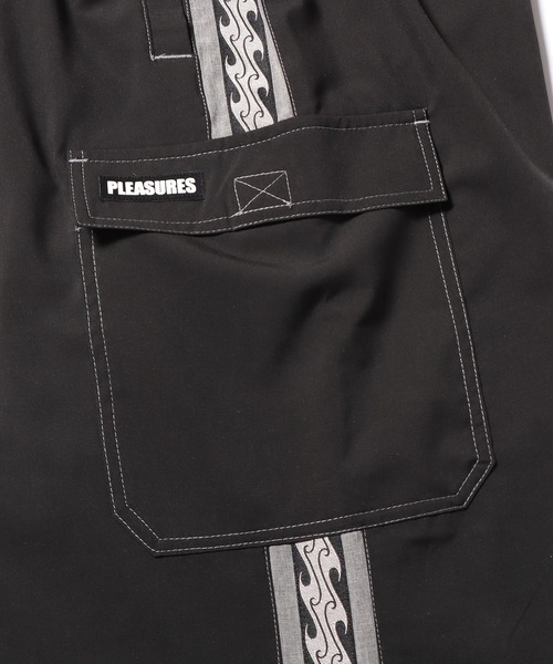 PLEASURES(プレジャー)の「PLEASURES/プレジャーズ RESCUE CARGO PANT カーゴパンツ(カーゴパンツ・メンズ・ブラック・XL/M/L)」の8枚目の写真