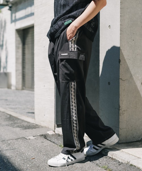 PLEASURES(プレジャー)の「PLEASURES/プレジャーズ RESCUE CARGO PANT カーゴパンツ(カーゴパンツ・メンズ・ブラック・XL/M/L)」の17枚目の写真