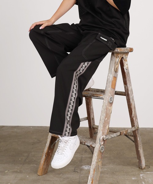 PLEASURES(プレジャー)の「PLEASURES/プレジャーズ RESCUE CARGO PANT カーゴパンツ(カーゴパンツ・メンズ・ブラック・XL/M/L)」の20枚目の写真