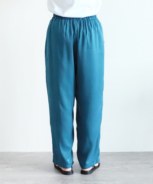 reca（レカ）の「グロッシーサテンイージーワイドラフパンツ（その他パンツ・レディース・ブラック/ベージュ系/ブルー系/ブラウン・FREE）」の11枚目の写真