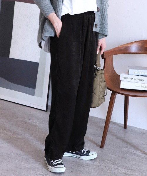 reca（レカ）の「グロッシーサテンイージーワイドラフパンツ（その他パンツ・レディース・ブラック/ベージュ系/ブルー系/ブラウン・FREE）」の22枚目の写真
